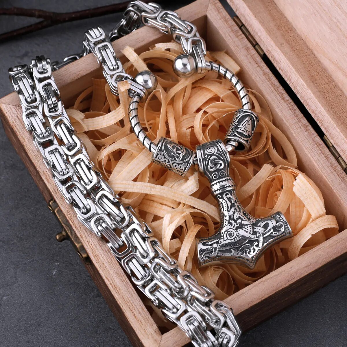 Norse King's Chain – Viking Thor Hammer Necklace with Valknut