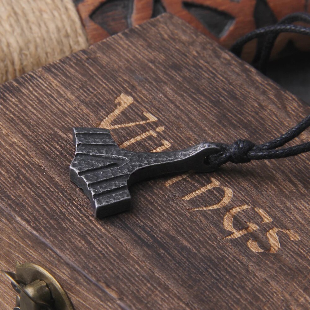 Viking Thor’s Hammer Necklace – Norse Mjolnir Pendant