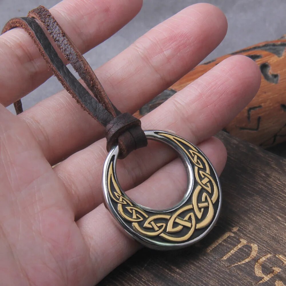 Celtic Knot Pendant – Round Necklace with Leather Cord