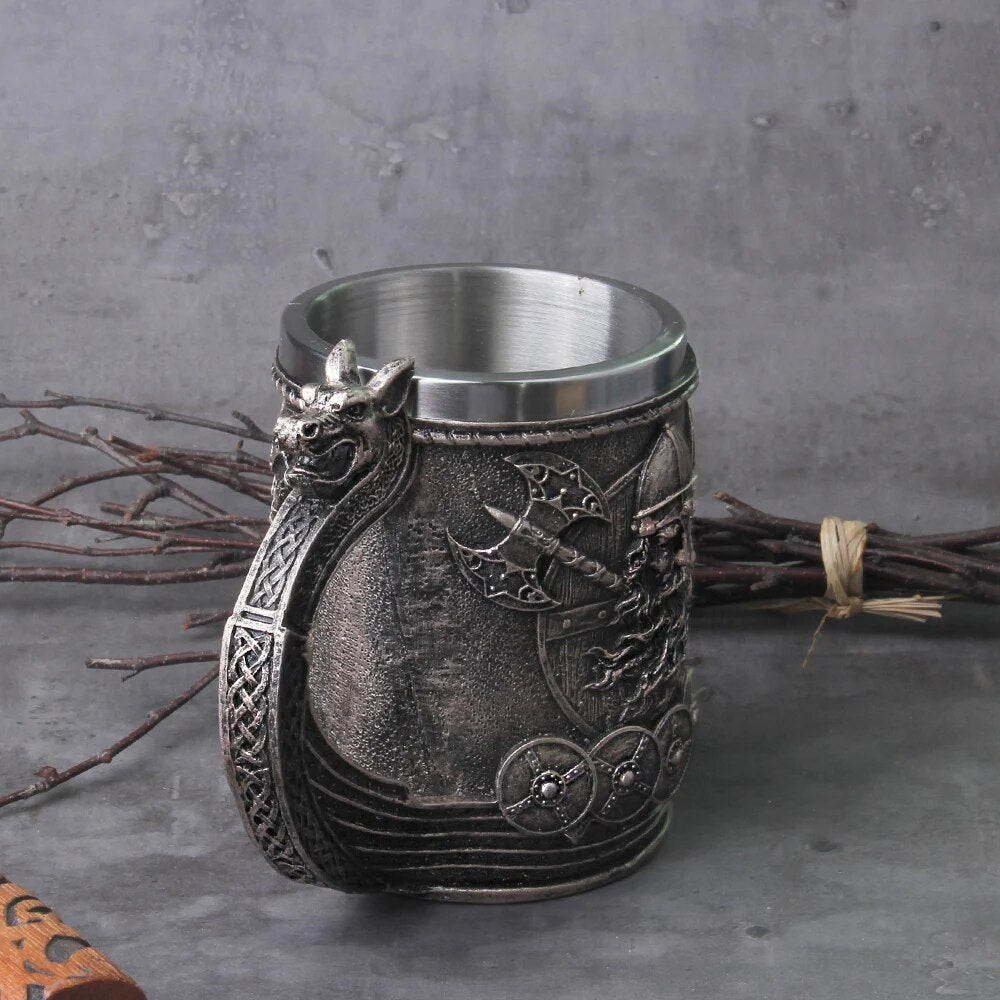 Nordic Drakkar Draught: Viking Wood-Style Beer Mug Simulation with Ship Dragon Design
