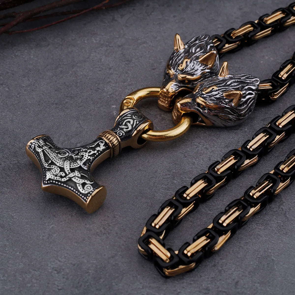 Imperial Norse Howl: Domineering Retro Emperor Chain Wolf Head Necklace - Stainless Steel Viking Thor's Hammer Amulet Jewelry